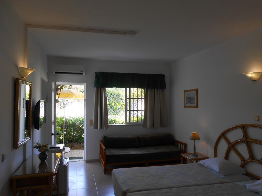 Dona Ana Garden Hotel Lagos Room photo