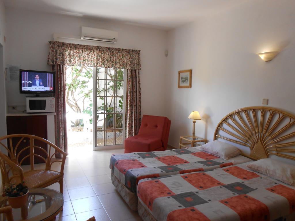 Dona Ana Garden Hotel Lagos Room photo